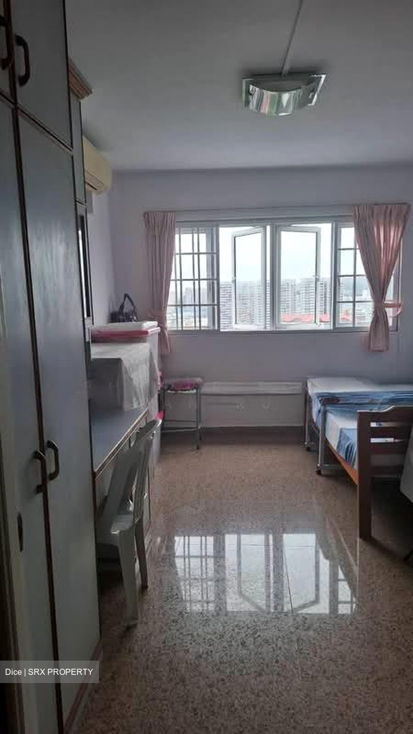 Blk 230 Jurong East Street 21 (Jurong East), HDB 5 Rooms #540402321